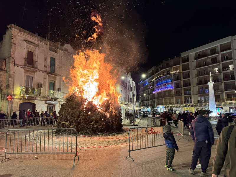 Bål i gaden, varme bacala og ristede kastanier